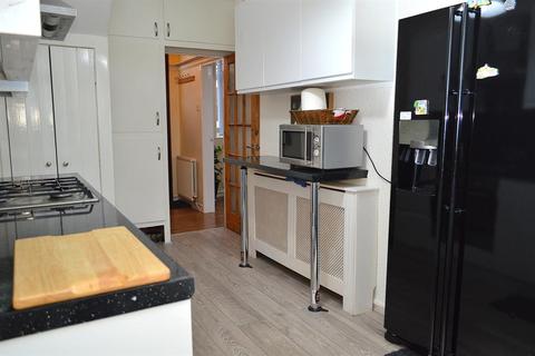 3 Harrow Avenue, Oldham, OL8 4HZ