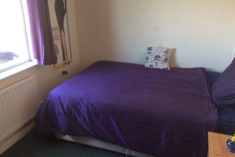 22 Aspull Walk, Manchester, M13 9ER