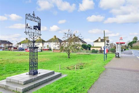 25 The Green, Wennington, Rainham, RM13 9DX