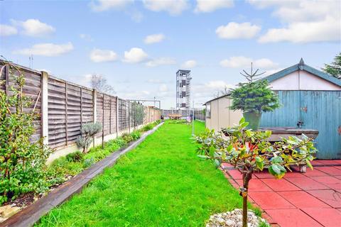 25 The Green, Wennington, Rainham, RM13 9DX