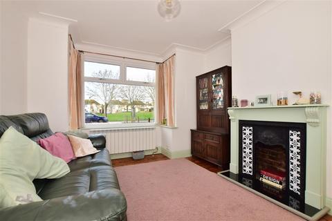 25 The Green, Wennington, Rainham, RM13 9DX