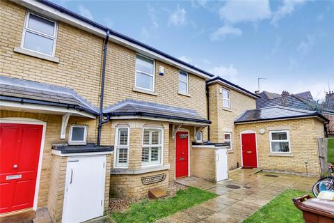 5 Clifden Mews, London, E5 0LR
