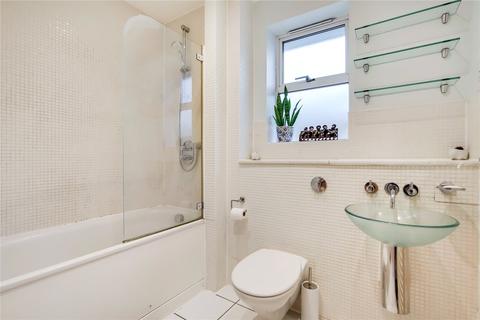 5 Clifden Mews, London, E5 0LR