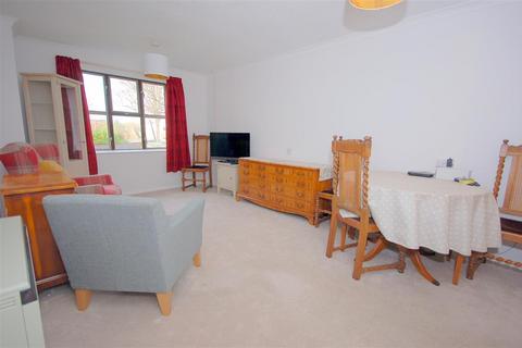 1 bedroom retirement property for sale, Balmoral Court, Springfield Road, Chelmsford