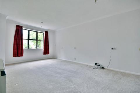1 bedroom retirement property for sale, Balmoral Court, Springfield Road, Chelmsford