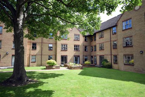 1 bedroom retirement property for sale, Balmoral Court, Springfield Road, Chelmsford