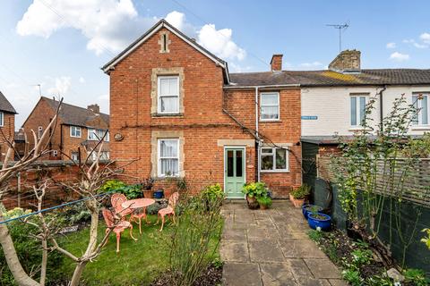 3 bedroom end of terrace house for sale, Oldbury Road, Tewkesbury, Gloucestershire