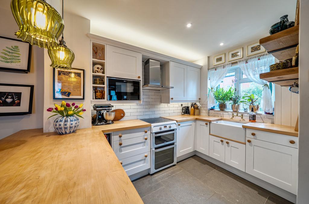 1422545-8-69aad50...