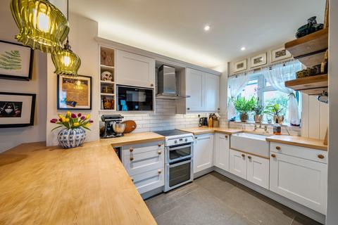 3 bedroom end of terrace house for sale, Oldbury Road, Tewkesbury, Gloucestershire