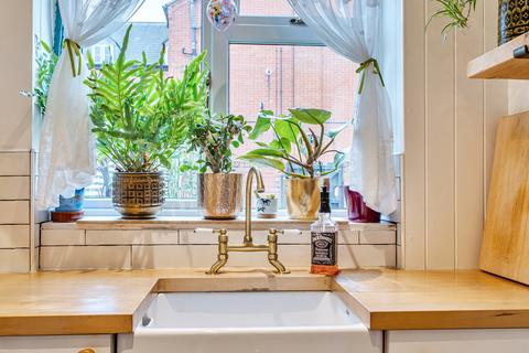 3 bedroom end of terrace house for sale, Oldbury Road, Tewkesbury, Gloucestershire