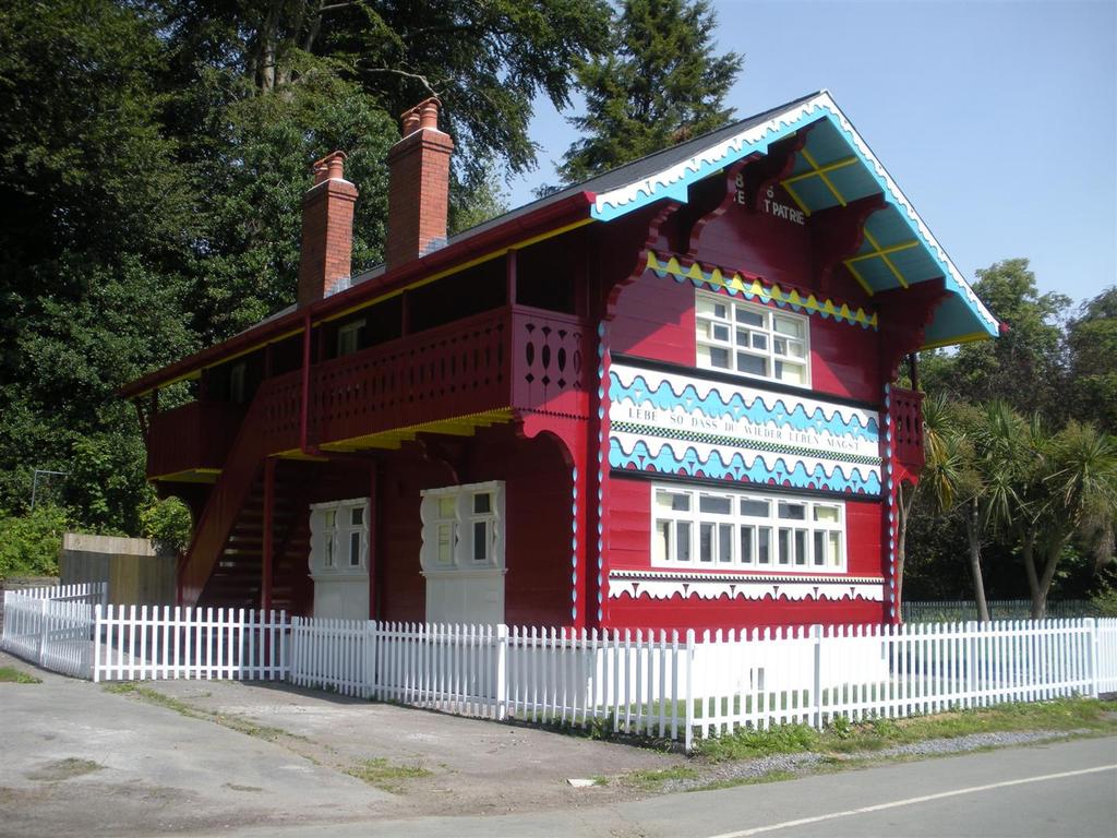 Swiss Cottage 001.jpg