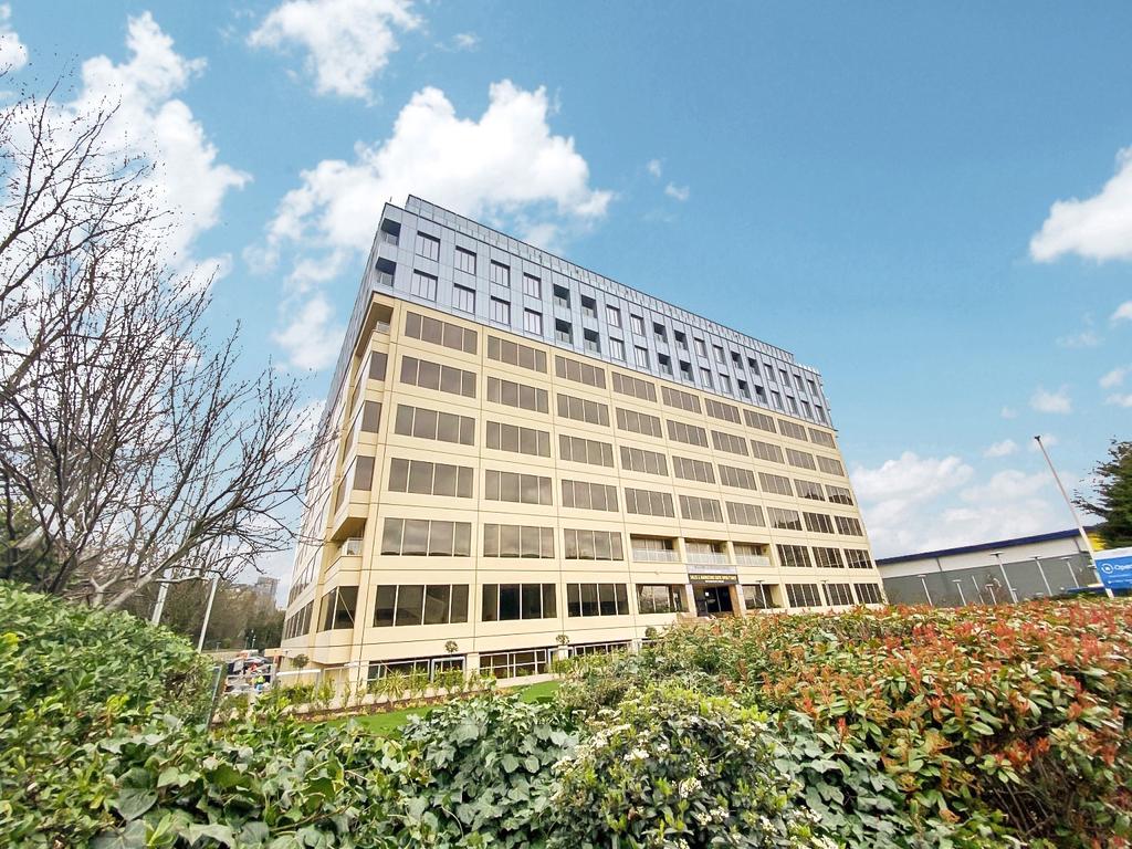 Westgate House, Ealing, London, W5 Studio