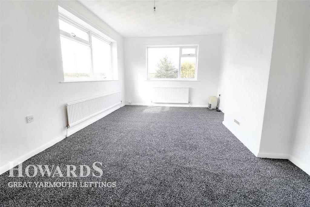 Martham Road 3 bed detached house to rent £1,100 pcm (£254 pw)