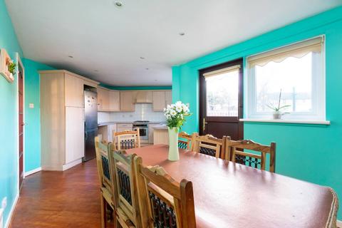 5 Bingham Place, Edinburgh, EH15 3JD