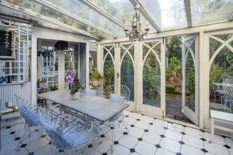 101 South End Road, London, NW3 2RJ