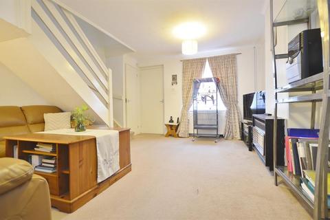 6 Moncrieff Close, London, E6 5TF