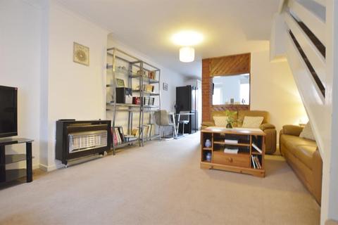 6 Moncrieff Close, London, E6 5TF