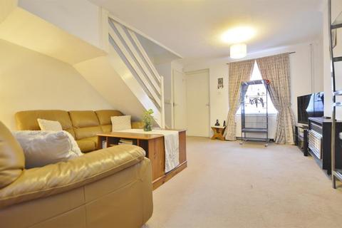6 Moncrieff Close, London, E6 5TF