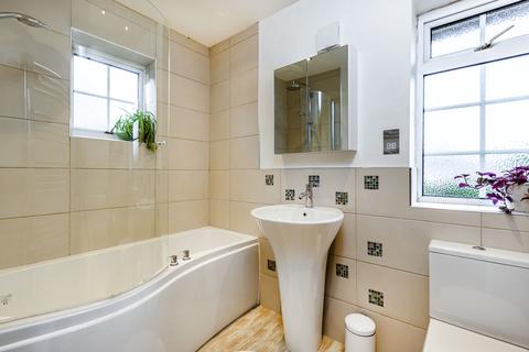 9 Caselden Close, Addlestone, KT15 1PS