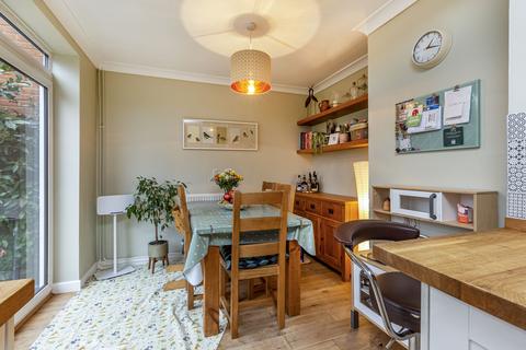 9 Caselden Close, Addlestone, KT15 1PS