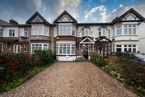 206 Larkshall Road, London, E4 6NP