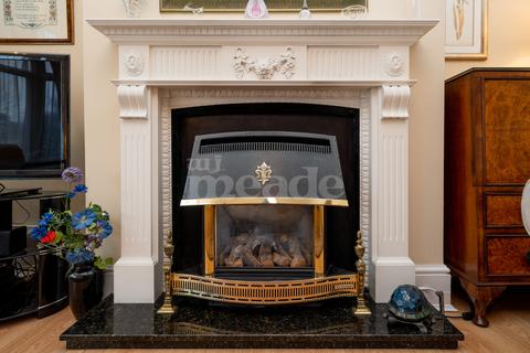 206 Larkshall Road, London, E4 6NP