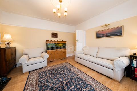 206 Larkshall Road, London, E4 6NP