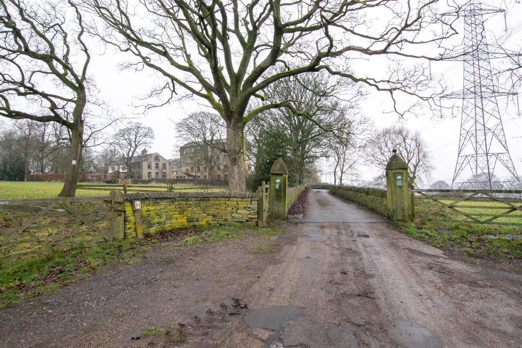 Barker Royd Entrance