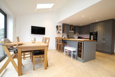 53 Scott Close, Emmer Green, Reading, RG4 8NY