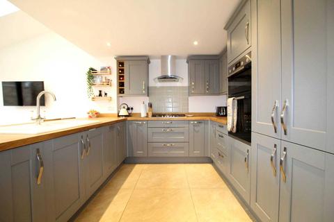 53 Scott Close, Emmer Green, Reading, RG4 8NY