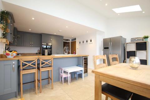 53 Scott Close, Emmer Green, Reading, RG4 8NY
