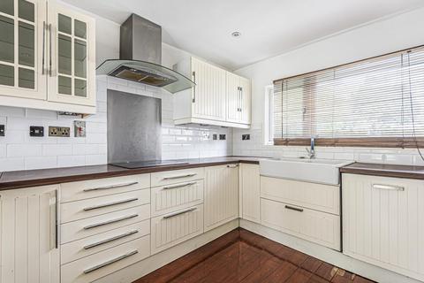 4 Southdown Drive, London, SW20 8EZ