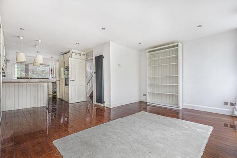 4 Southdown Drive, London, SW20 8EZ