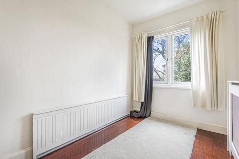 4 Southdown Drive, London, SW20 8EZ