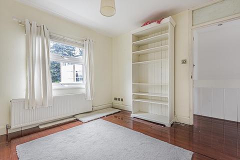 4 Southdown Drive, London, SW20 8EZ