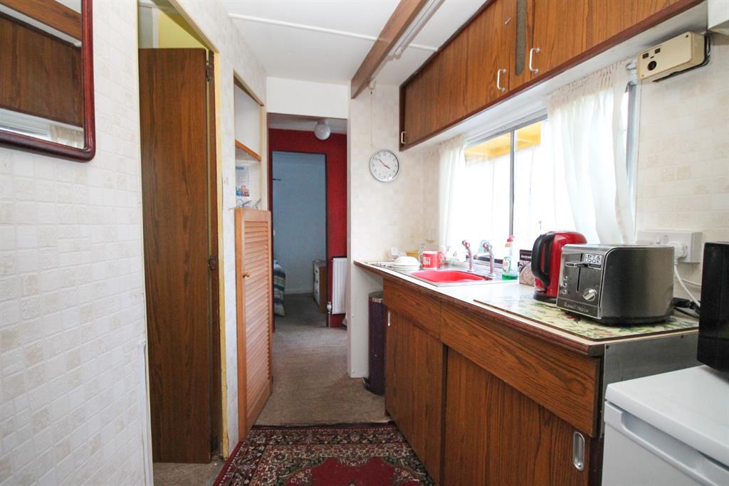 Main Avenue Shaws Trailer Park... 2 bed bungalow £20,000