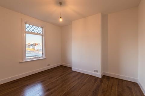 43 Lynford Gardens, Ilford, IG3 9LY