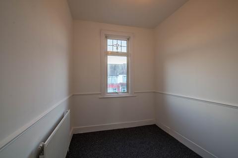 43 Lynford Gardens, Ilford, IG3 9LY