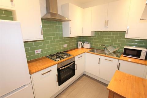 2 bedroom flat to rent, Thorntree Street, Easter Road, Edinburgh, EH6