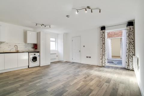 2 bedroom maisonette to rent, Northfield Avenue, Ealing, W13