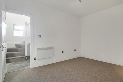 2 bedroom maisonette to rent, Northfield Avenue, Ealing, W13