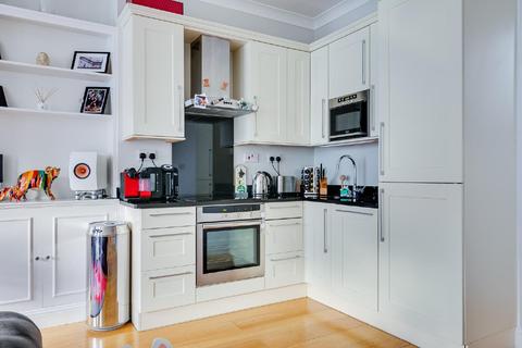 69c Waldemar Avenue, London, SW6 5LR