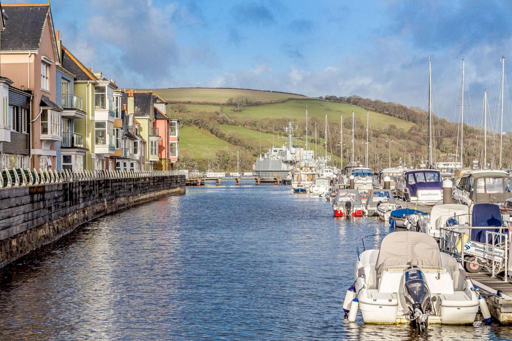 Dart Marina, Sandquay Road, Dartmouth, Devon 2 bed penthouse £995,000
