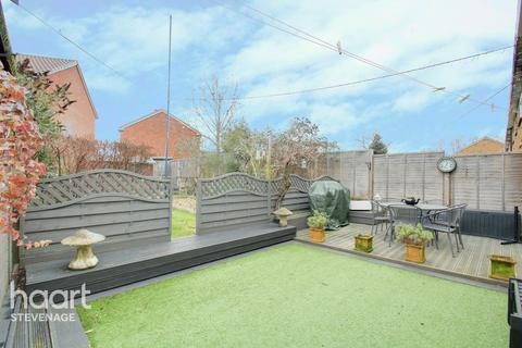 1 Tye End, Stevenage, SG2 8TU