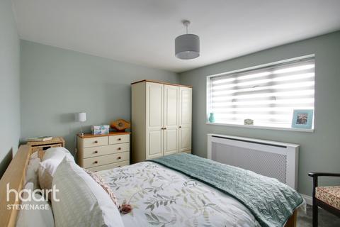 1 Tye End, Stevenage, SG2 8TU
