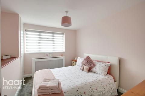 1 Tye End, Stevenage, SG2 8TU
