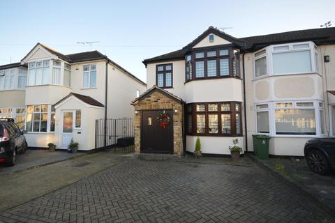 100 Amery Gardens, Romford, RM2 6RR