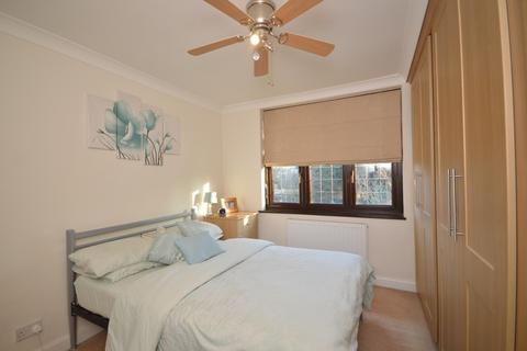100 Amery Gardens, Romford, RM2 6RR
