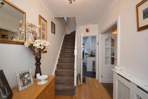 100 Amery Gardens, Romford, RM2 6RR