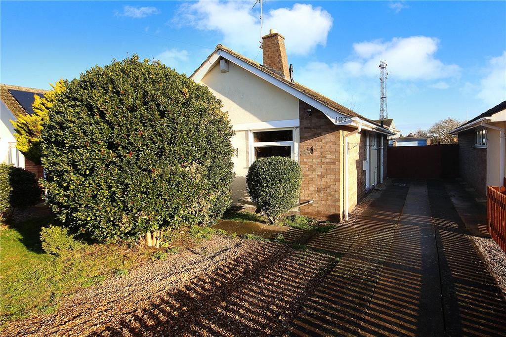St. Giles Avenue, Sleaford, NG34 2 bed detached bungalow £169,950